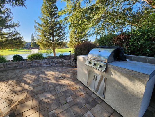 Traditional-Modern Outdoor Landscape - A modern take on this traditional styled backyard. Complete with an outdoor kitchen, retaining wall, spa, DG pathway, and magnificent view. Give us a call at 916-918-3990 or got to http://www.reliablelandscapesdesign.com/ to get a start on your 3D design and outdoor living renovation! Traditional-Modern Outdoor Landscape - A modern take on this traditional styled backyard. Complete with an outdoor kitchen, retaining wall, spa, DG pathway, and magnificent view. Give us a call at 916-918-3990 or got to http://www.reliablelandscapesdesign.com/ to get a start on your 3D design and outdoor living renovation!