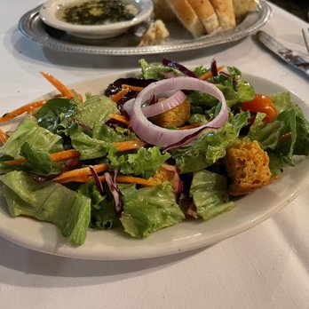 Gaido's - Dinner salad with honey pecan vinaigrette - Seafood Near Me - Galveston, Texas Gaido's - Dinner salad with honey pecan vinaigrette - Seafood Near Me - Galveston, Texas