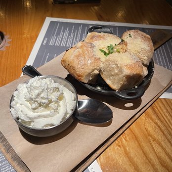 Pie Tap Pizza + Rotisserie + Bar - Garlic Knots - Pizza Near Me - Plano, Texas