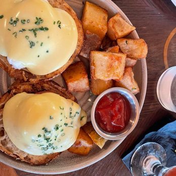 The Bungalow Kitchen - Eggs Benedict - New American Near Me - Tiburon, California