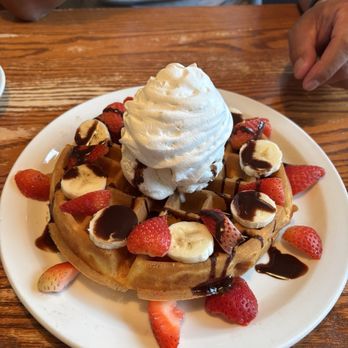Anna's Red Apple - Waffle with ice cream and fruit - Breakfast & Brunch Near Me - Palatine, Illinois Anna's Red Apple - Waffle with ice cream and fruit - Breakfast & Brunch Near Me - Palatine, Illinois