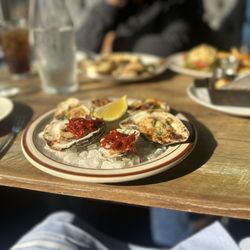 Mogans Oyster House - Oyster sampler