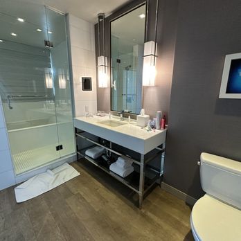 Kimpton Hotel Wilshire - Massive bathroom in our suite. - Hotels Near Me - Los Angeles, California Kimpton Hotel Wilshire - Massive bathroom in our suite. - Hotels Near Me - Los Angeles, California