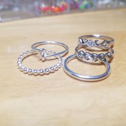 萬安行銀器 - Beautiful stacking rings that won't  turn your  finger green!