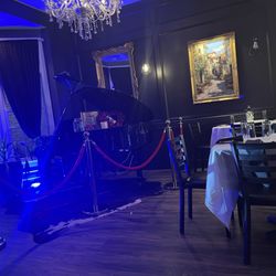 Corks wine & charcuterie - Piano for live music