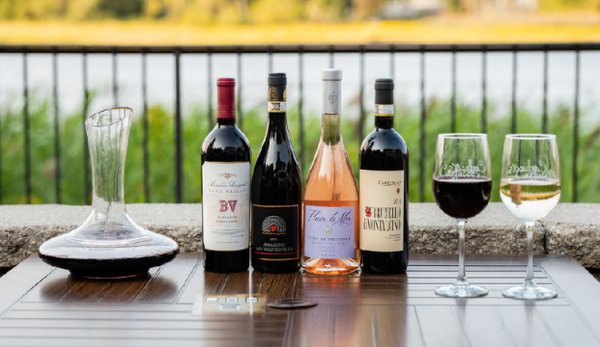 Carlucci's Waterfront by null