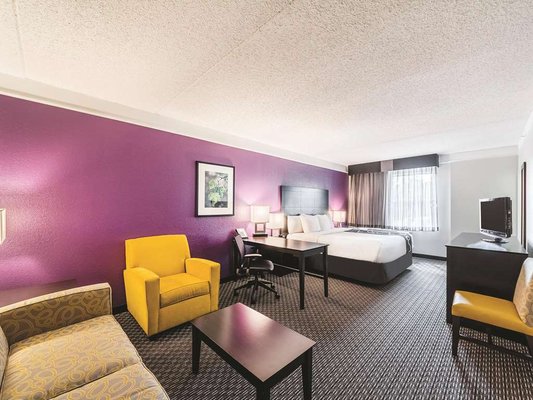 La Quinta Inn & Suites by Wyndham San Antonio Downtown by null