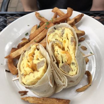 Gideon Welles - Brunch: breakfast burrito - Bars Near Me - Chicago, Illinois