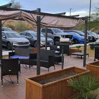 Hampton Inn Needles - Patio with 2 grills - Hotels Near Me - Needles, California