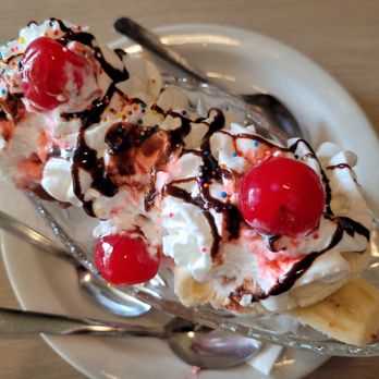 Chips - Banana split - American Near Me - Hawthorne, California Chips - Banana split - American Near Me - Hawthorne, California