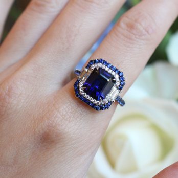 Deja & Co. - Blue sapphire ring - Jewelry Near Me - Saratoga, California
