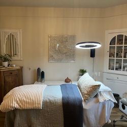 Pisces Skin & Beauty - Lash Bed