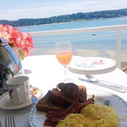 Aloha Beachside Bed & Breakfast