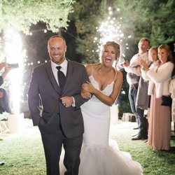 Shades Tan Solana Beach - Gorgeous bronzed bride & groom
Yes.... Men spray too