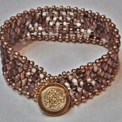Bead Addiction - Free Tutorial Simple Elegance Beading tutorial 
http://beadaddictiononline.com/products/simple-eleganace-bracelet