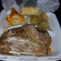 Gummy's Home Cooking - Turkey wings with rice, Mac and cheese and cabbage