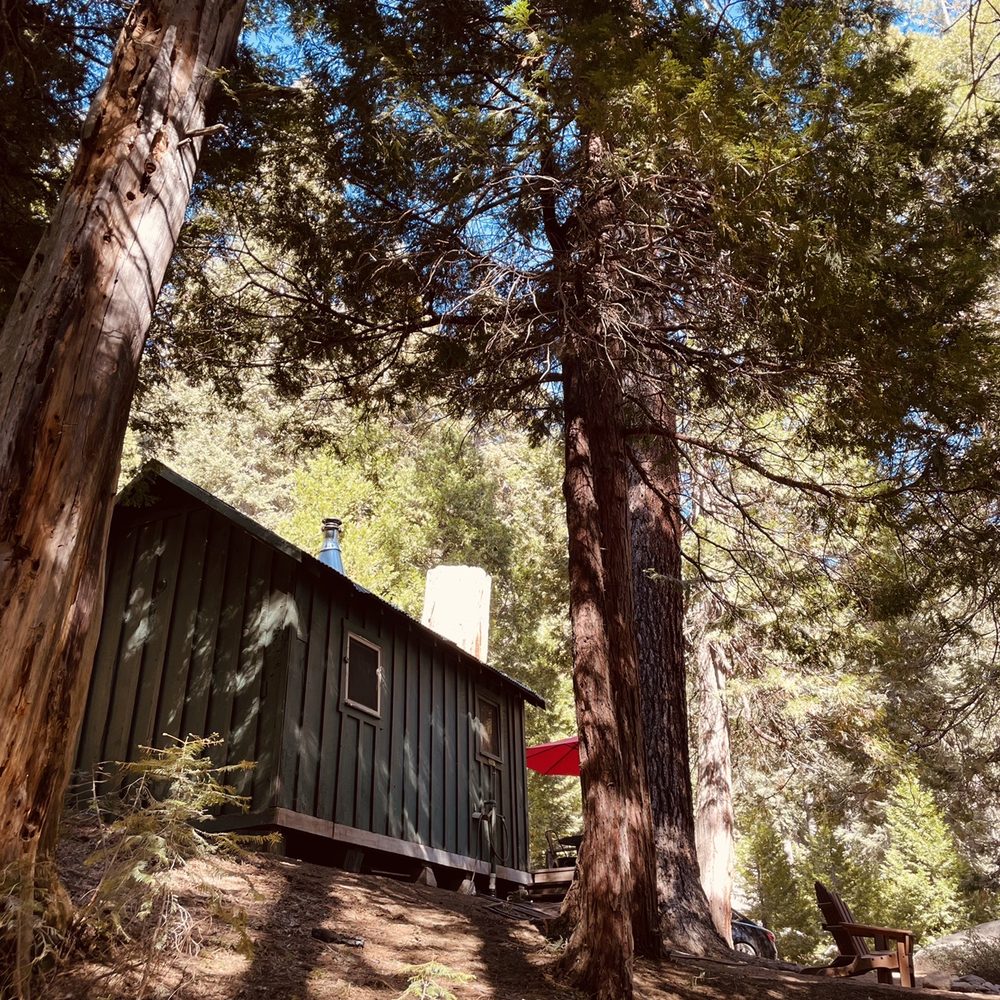 Silver City Mountain Resort - A side view of the honeymoon home - Resorts Near Me - Three Rivers, California Silver City Mountain Resort - A side view of the honeymoon home - Resorts Near Me - Three Rivers, California