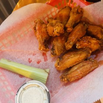 Merrell's Pizza - Hot wings Ig @yumthatgreenville - Pizza Near Me - Greer, South Carolina Merrell's Pizza - Hot wings Ig @yumthatgreenville - Pizza Near Me - Greer, South Carolina