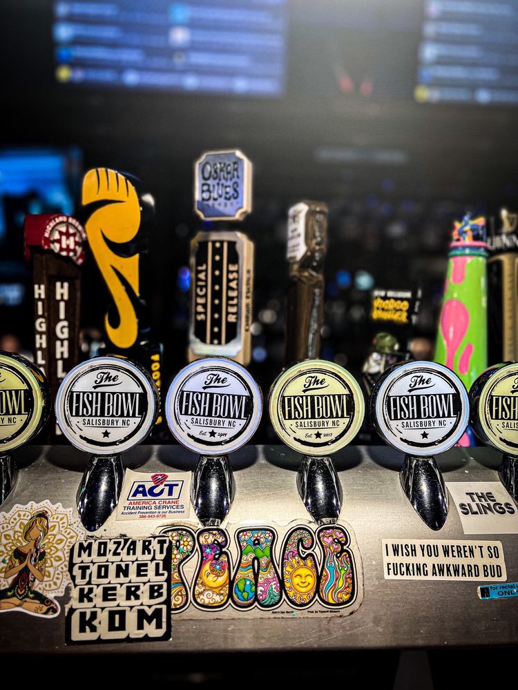 THE FISHBOWL Updated July 2024 127 E Innes St, Salisbury, North