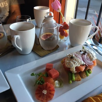 Paul's Place - Salmon Benedict - Breakfast & Brunch Near Me - Hilo, Hawaii