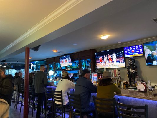 Tony P's Park Ave Bar & Grill by null
