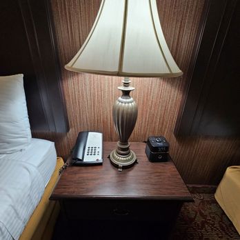 Castle Inn & Suites - Hotels Near Me - Anaheim, California