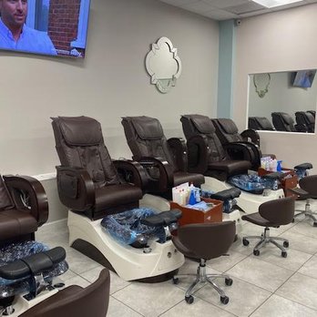 Cheri Nail Bar - Nail Salons Near Me - Asheville, North Carolina