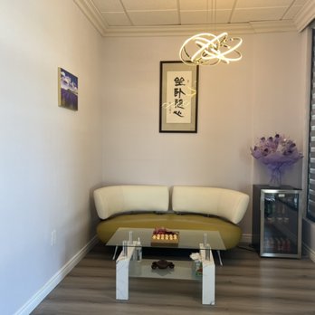 Lavender spa - Massage Near Me - Sherman Oaks, California