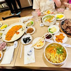Dal Dong Nae - Many samplings of the menu