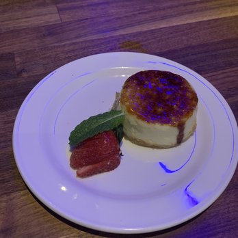 Yard House - Mini Cheesecake Brûlée - New American Near Me - Bakersfield, California