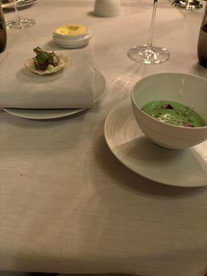 Cheval Blanc by Peter Knogl by null