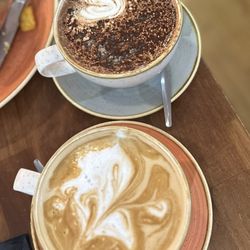 Esquires Coffee - Eyre Sq, Galway - Vanilla latte & cafe mocha