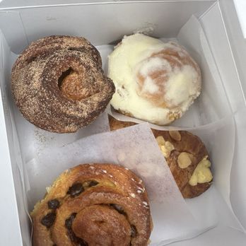 Liliha Bakery - pastries - Bakeries Near Me - Honolulu, Hawaii