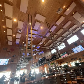 The Claw House - Dining area - Seafood Near Me - Murrells Inlet, South Carolina