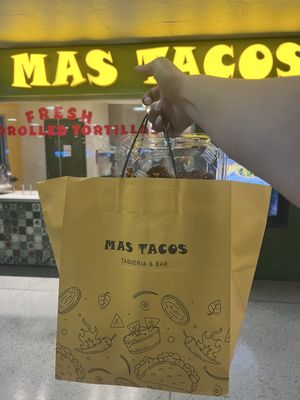 Mas Tacos by null