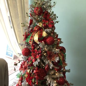 St Nick’s Holiday Shoppe - Christmas Trees Near Me - Mount Dora, Florida
