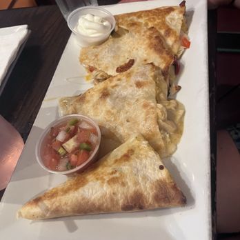 Harlem Tavern - Chicken Quesadilla - Pubs Near Me - New York, New York Harlem Tavern - Chicken Quesadilla - Pubs Near Me - New York, New York