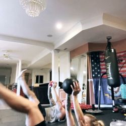 Angie Lee Health and Fitness - Group Virtual Training Session #results #personaltraining #fredericksburgva #fitnesstraining #grouptraining #virtualtraining