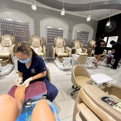 Luminous Nails & Spa