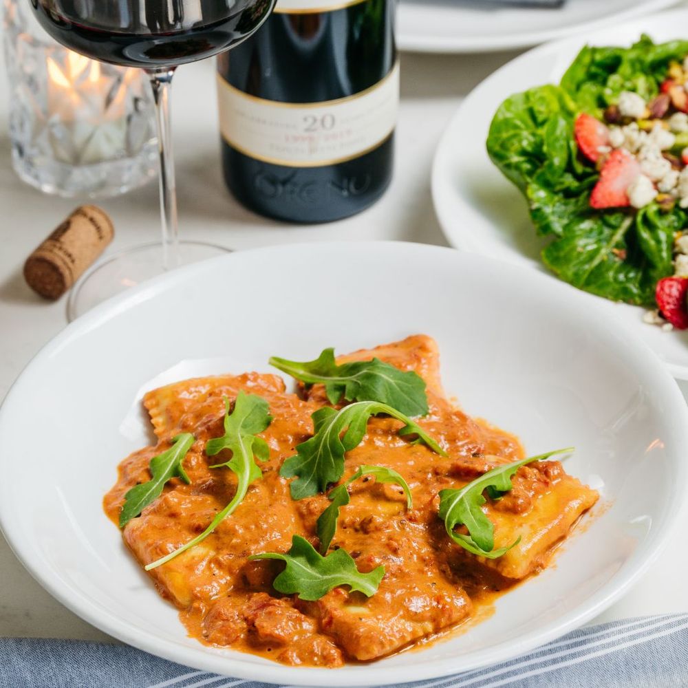 SAVI Cucina + Wine Bar Logo