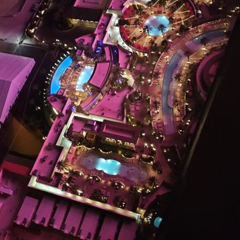 Alle on 66 - Views of the pools - Lounges Near Me - Las Vegas, Nevada