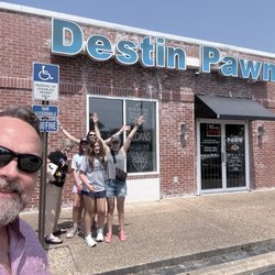 Destin Pawn