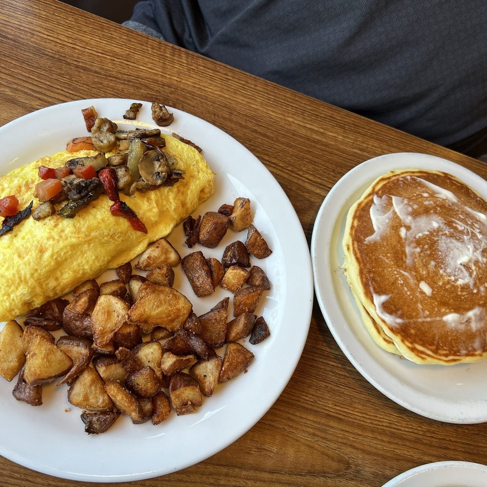 Denny's - Ultimate Omelette with red skin potatoes - American Near Me - Corona, California