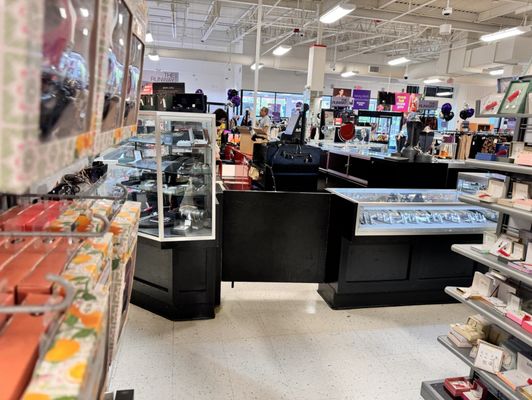 TJ MAXX - Updated September 2025 - 24 Photos & 19 Reviews - 141 Needham