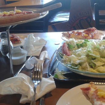 Upper Crust Pizza - Pretty decent restaurant that serves fresh to order pizza and salad. Salads are HUGE. - Pizza Near Me - Cathedral City, California