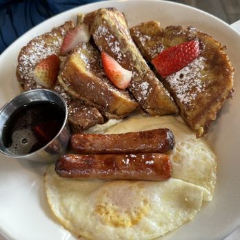Leo's Cafe - Brioche French Toast ($17) - Breakfast & Brunch Near Me - Solvang, California Leo's Cafe - Brioche French Toast ($17) - Breakfast & Brunch Near Me - Solvang, California