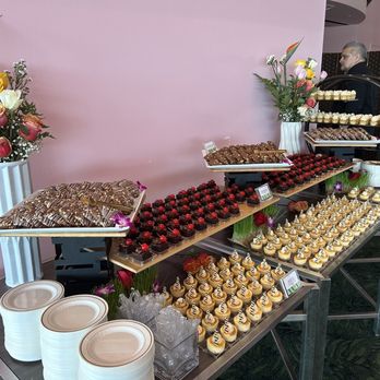 Gulfstream Park - Dessert table - Casinos Near Me - Hallandale Beach, Florida