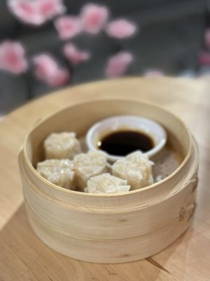 Taku Sushi & Bar by null