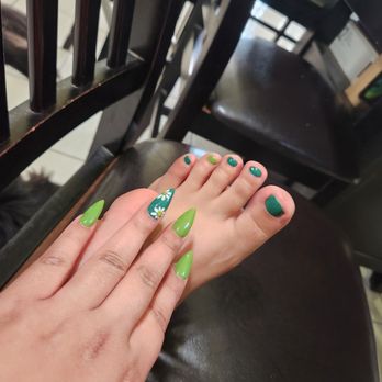 The Nail Loft - Stiletto with 2 different shades of green - Nail Salons Near Me - Montclair, California