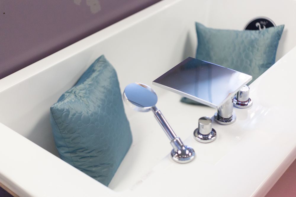 Slide of Dahl's Kitchen and Bath